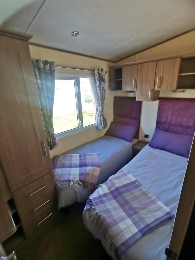 פנרית' Serenity Holiday Home Not For Use By Contractors מראה חיצוני תמונה