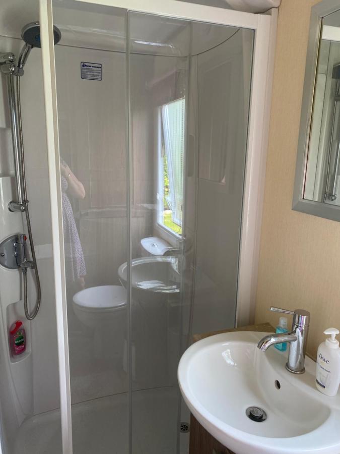 פנרית' Serenity Holiday Home Not For Use By Contractors מראה חיצוני תמונה