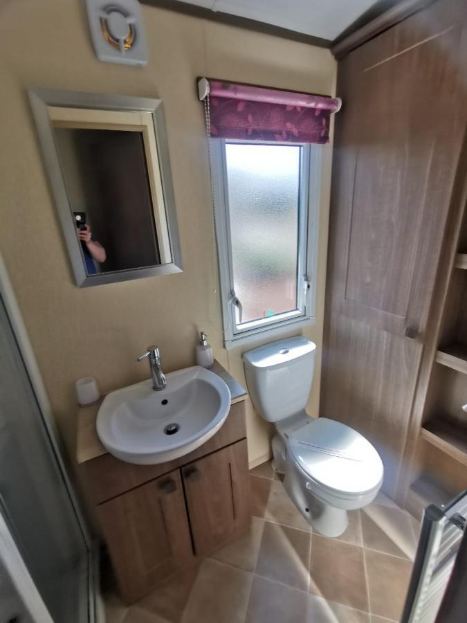 פנרית' Serenity Holiday Home Not For Use By Contractors מראה חיצוני תמונה